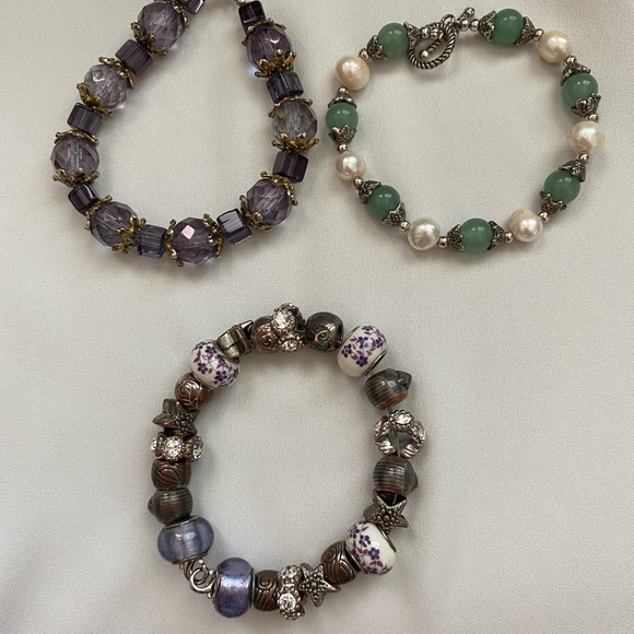🐝 2/$10 Glass/porcelain/plastic beaded bracelets - Picture 5 of 5